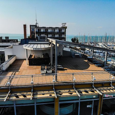 Hotel Yacht Wellness & Business Siófok Eksteriør bilde