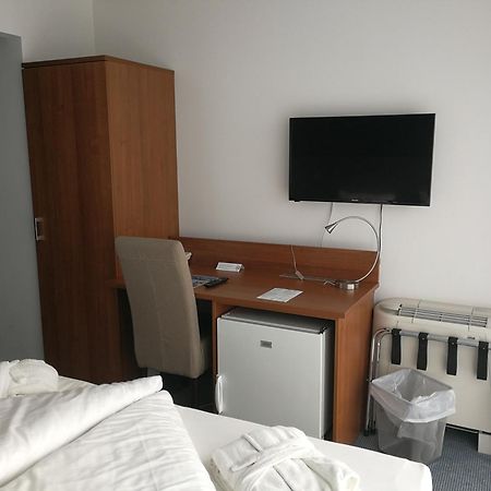 Hotel Yacht Wellness & Business Siófok Eksteriør bilde
