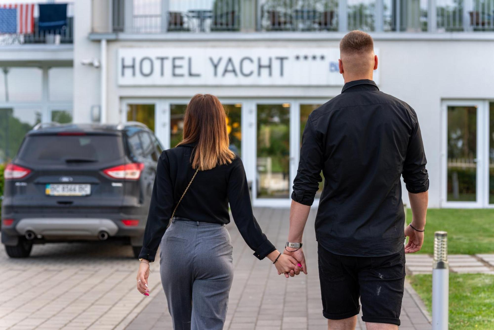 Hotel Yacht Wellness & Business Siófok Eksteriør bilde