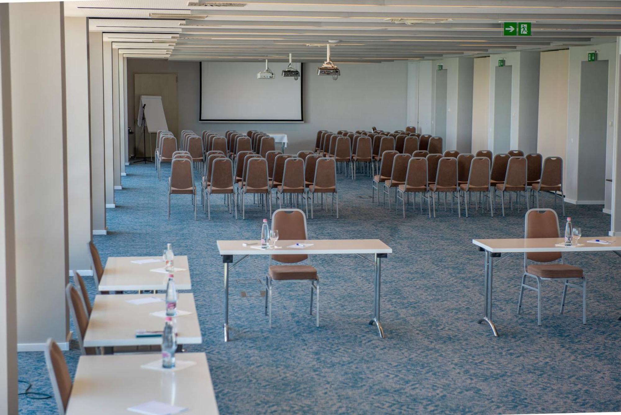 Hotel Yacht Wellness & Business Siófok Eksteriør bilde