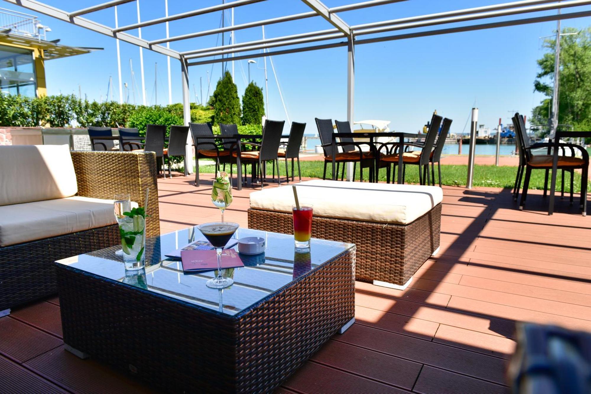 Hotel Yacht Wellness & Business Siófok Eksteriør bilde